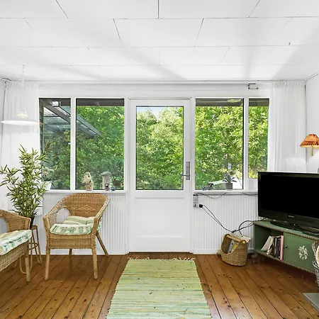 Small Authentic Near Fjellerup Holiday home *